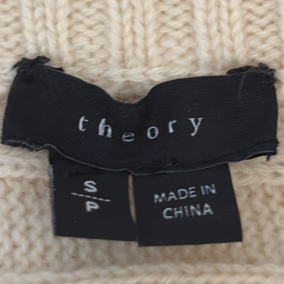 Theory Andrista Mock Neck Cashmere Sweater in Cream Beige - Size Small - Picture 4 of 6